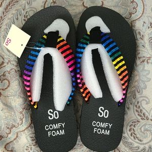 SO comfy foam flip flops 5/6 Small